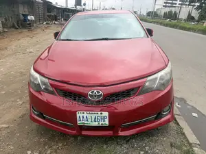 Toyota Camry SE 4dr Sedan (2.5L 4cyl 6A) 2013 Red