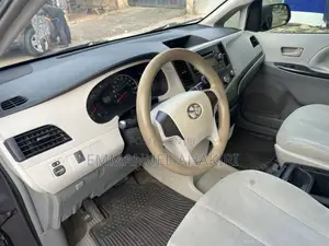 Toyota Sienna 2014 Gray