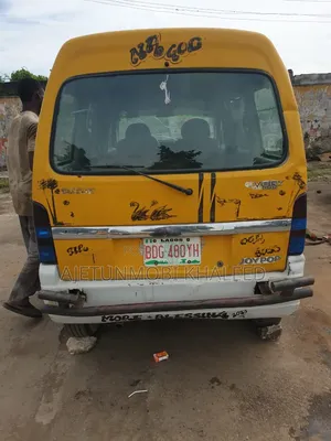 Suzuki APV Minibus 2010 Yellow