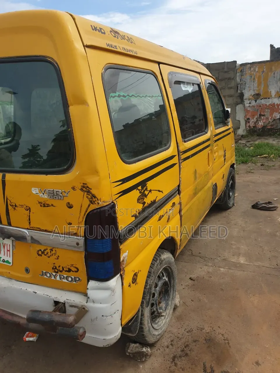 Suzuki APV Minibus 2010 Yellow