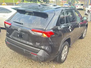 Toyota RAV4 XLE 2022 Black