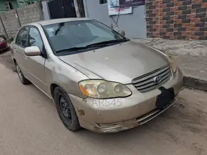 Toyota Corolla 2004 Gold