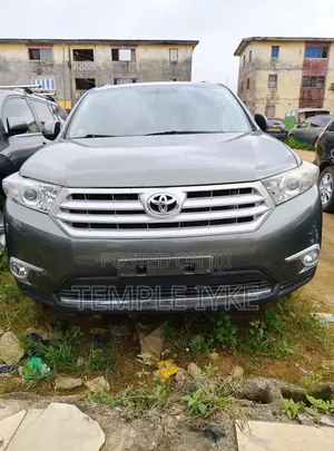 Toyota Highlander 2013 Green