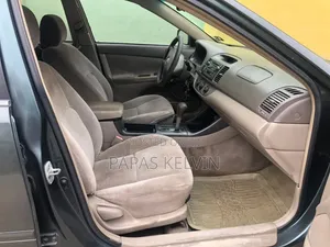 Toyota Camry LE 4dr Sedan (2.4L 4cyl 4A) 2004 Green