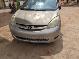 Toyota Sienna 2006 Silver