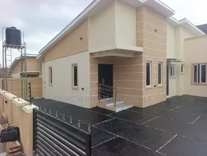 3bdrm Bungalow in Owu Crown Hotel Area, Iwo Road for sale