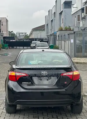 Toyota Corolla 2015 Black