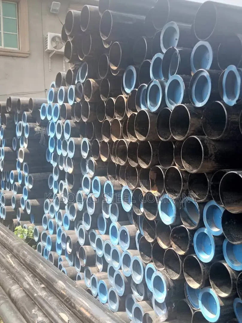 Seamless Black Pipe