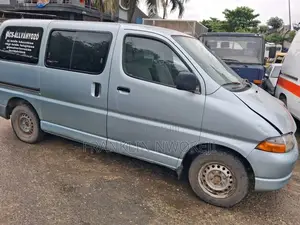 Toyota HiAce 1998 Blue