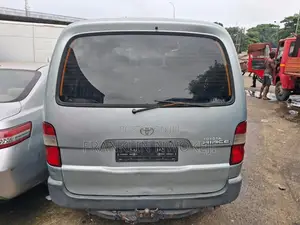 Toyota HiAce 1998 Blue