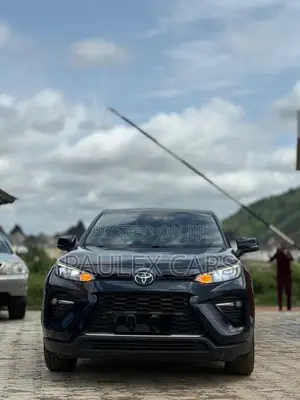 Toyota RAV4 XLE Premium AWD 2023 Gray