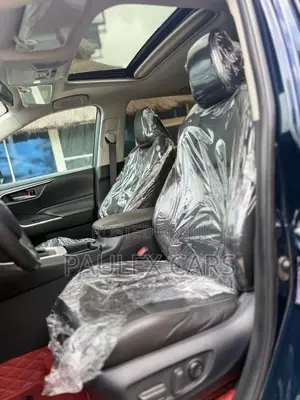 Toyota RAV4 XLE Premium AWD 2023 Gray