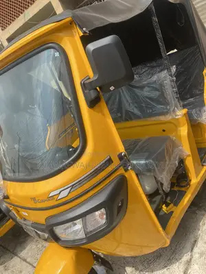 New TVS King Deluxe Plus iTouch Start 2025 Yellow