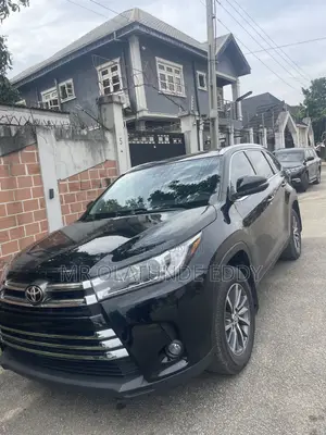 Toyota Highlander XLE 2019 Black