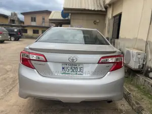 Toyota Camry 2012 Silver