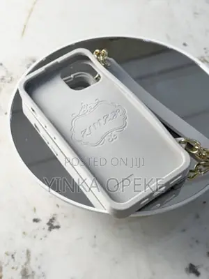 Grey Silicone Phonecase (iPhone 15)