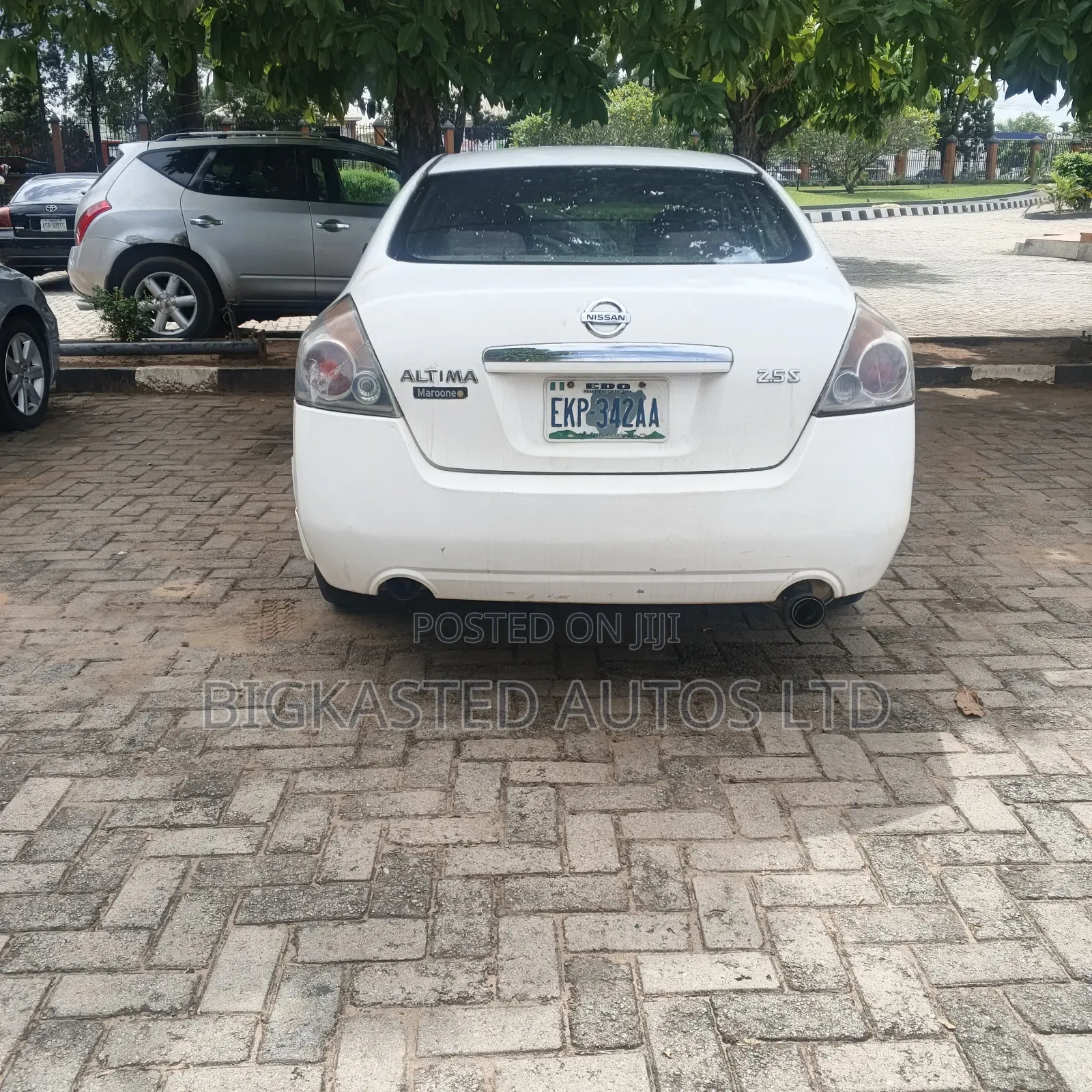 Nissan Altima 2009 White