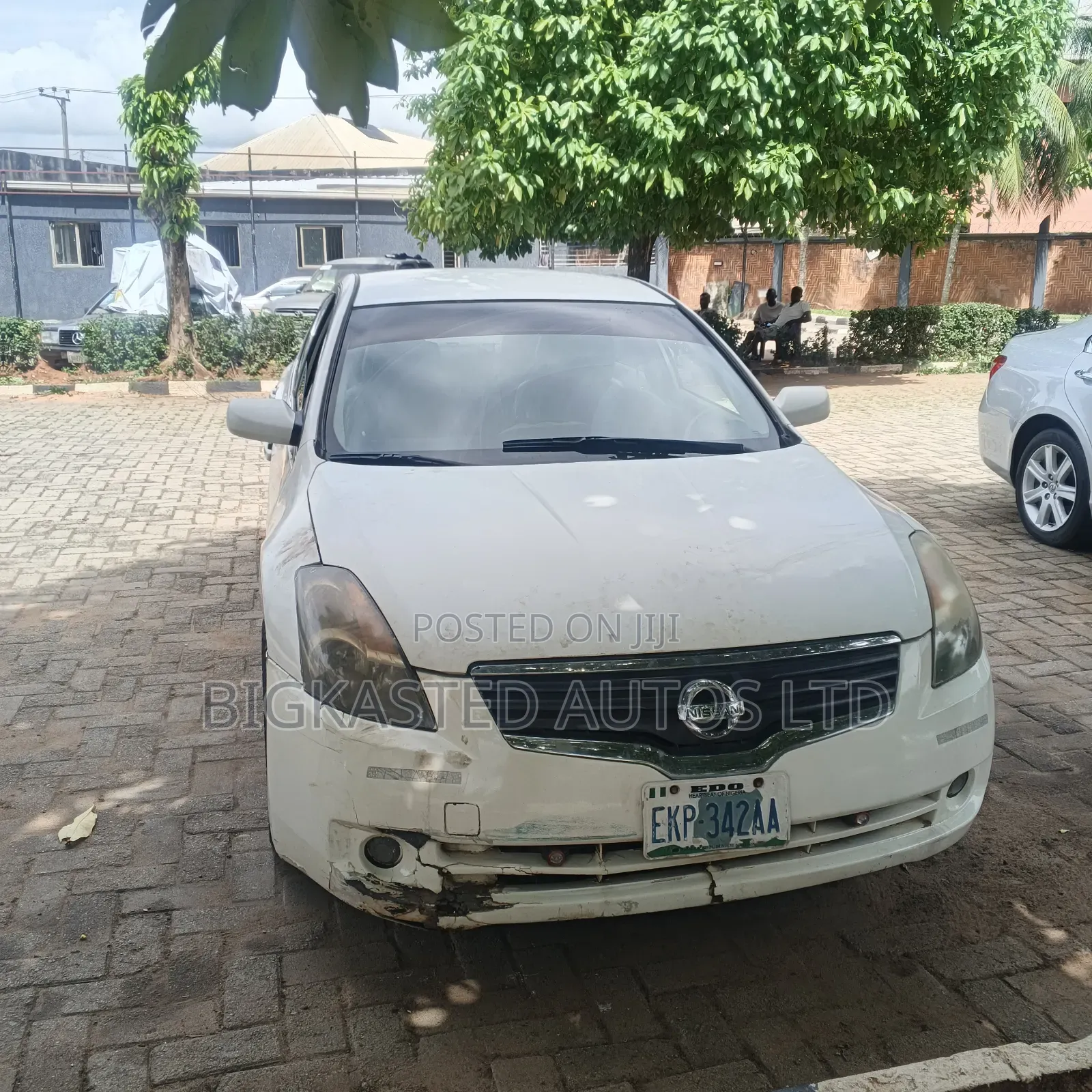 Nissan Altima 2009 White