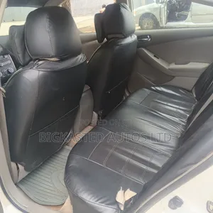 Nissan Altima 2009 White