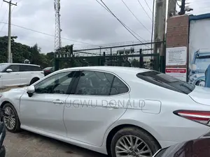 Toyota Camry 2018 White