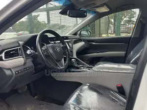 Toyota Camry 2018 White