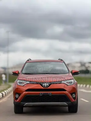 Toyota RAV4 XLE AWD (2.5L 4cyl 6A) 2017 Orange