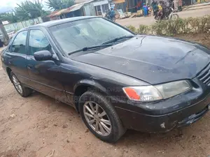 Toyota Camry LE 4dr Sedan (2.2L 4cyl 4A) 2001 Gray