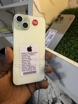 Apple iPhone 15 Plus 128 GB Green