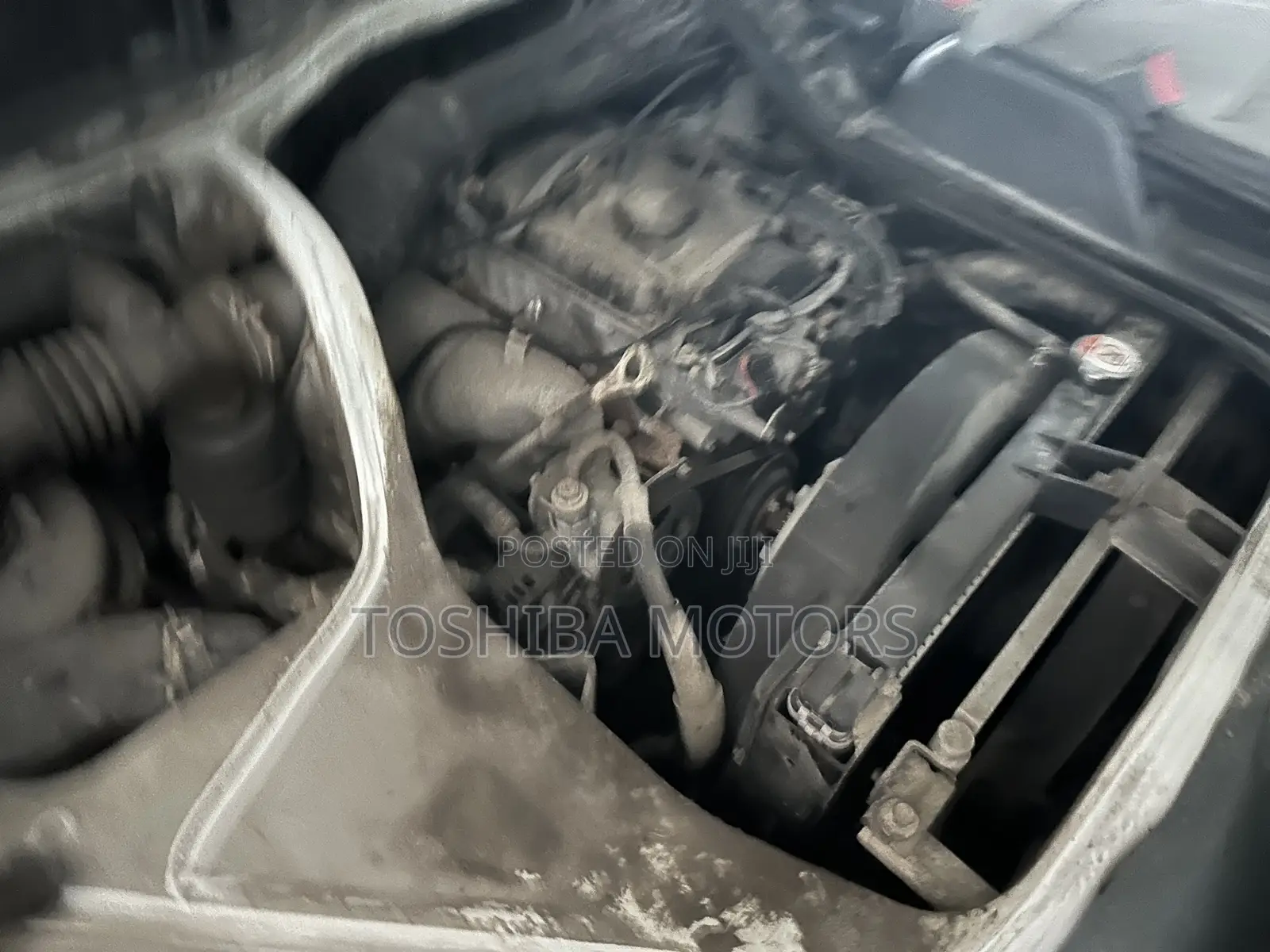 Mitsubishi L300 2004 White