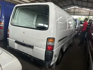 Mitsubishi L300 2004 White