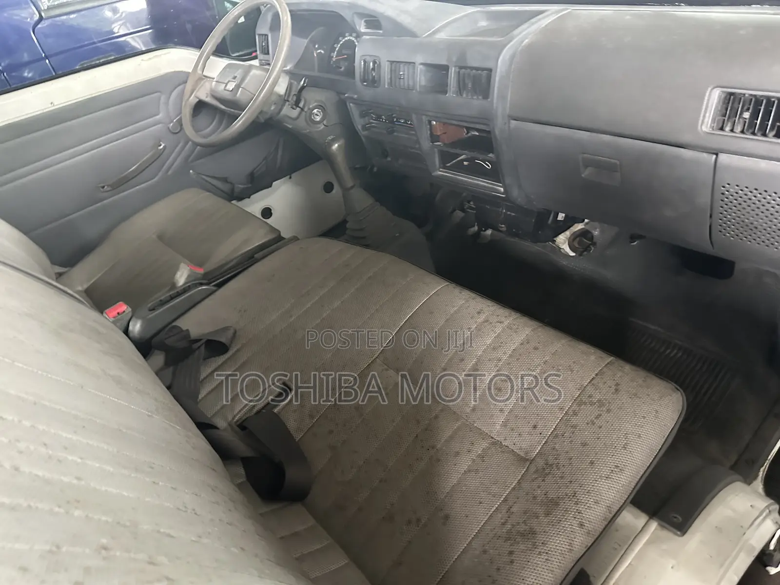 Mitsubishi L300 2004 White