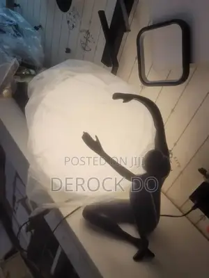 Humanoid Sculpture Moon Lamp