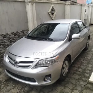Toyota Corolla 2012 Silver