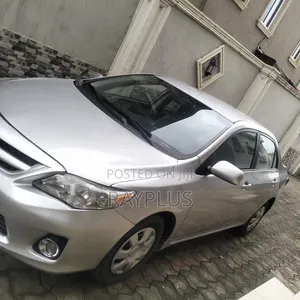 Toyota Corolla 2012 Silver