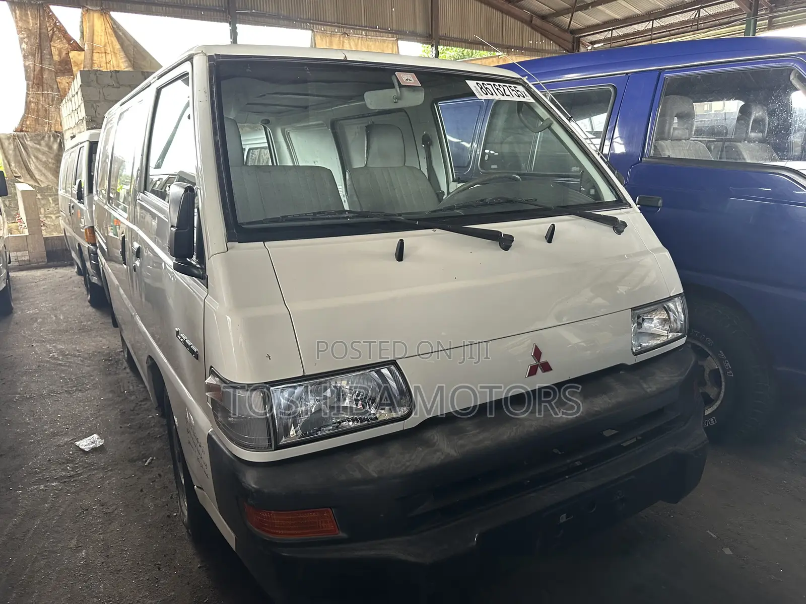 Mitsubishi L300 2004 White