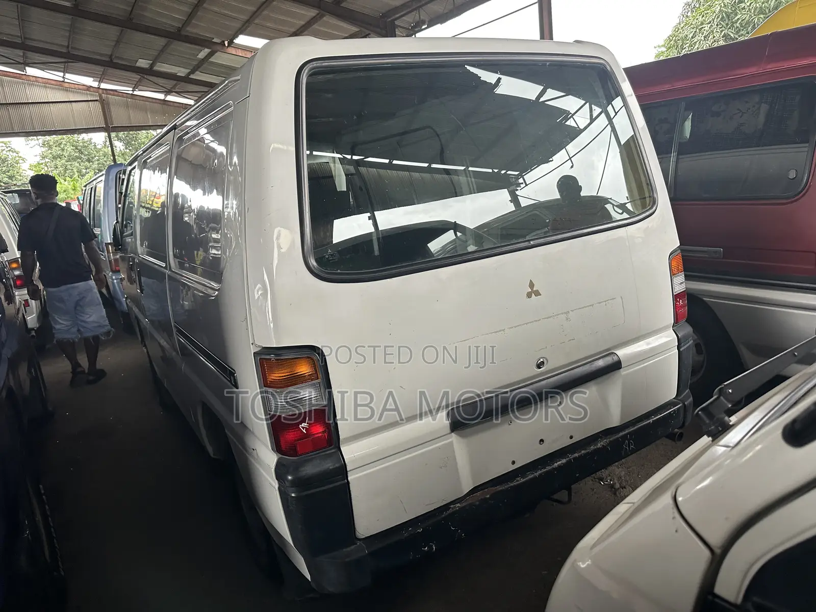 Mitsubishi L300 2004 White