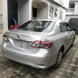 Toyota Corolla 2012 Silver