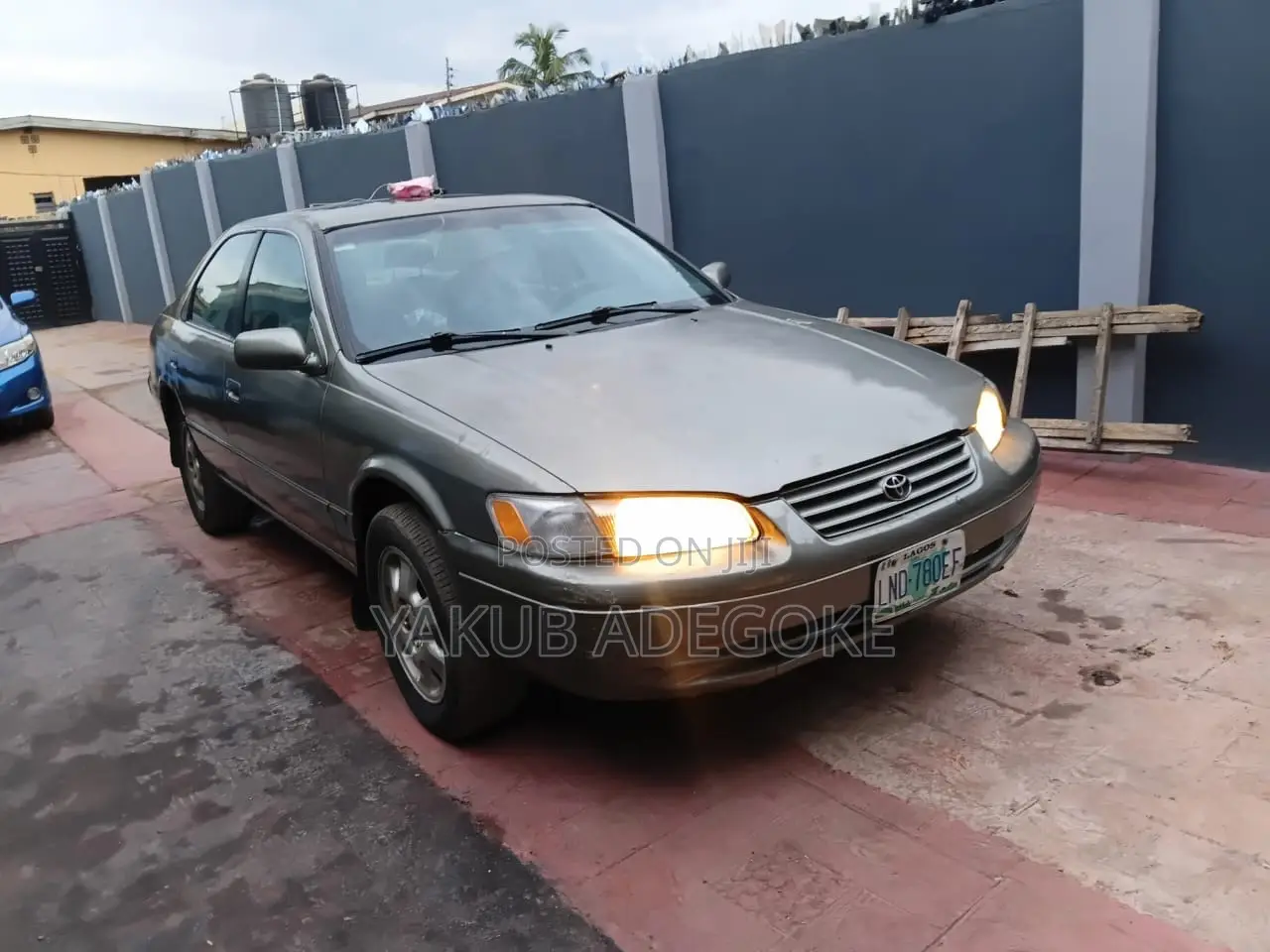 Toyota Camry 2000 Gray