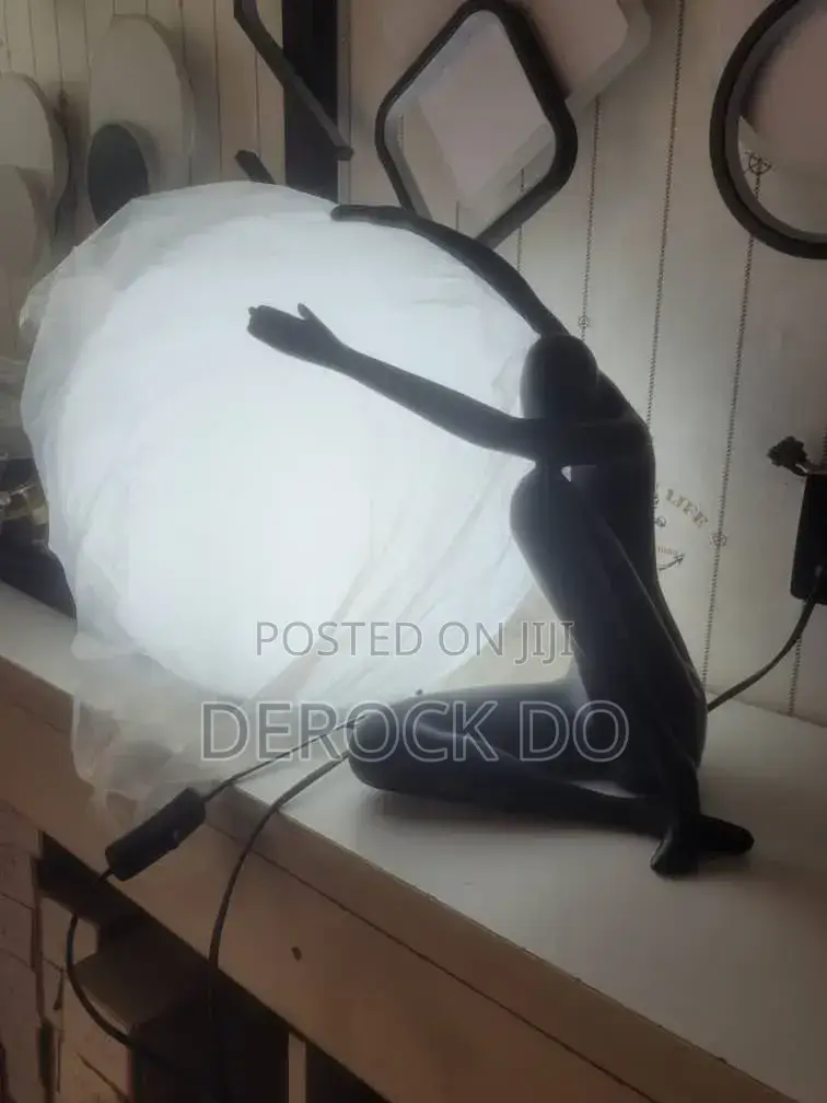 Humanoid Sculpture Moon Lamp