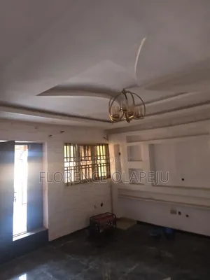 4bdrm Bungalow in Hassan Block, Akala Express for rent