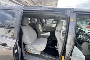 Toyota Sienna LE AWD 7-Passenger 2013 Gray