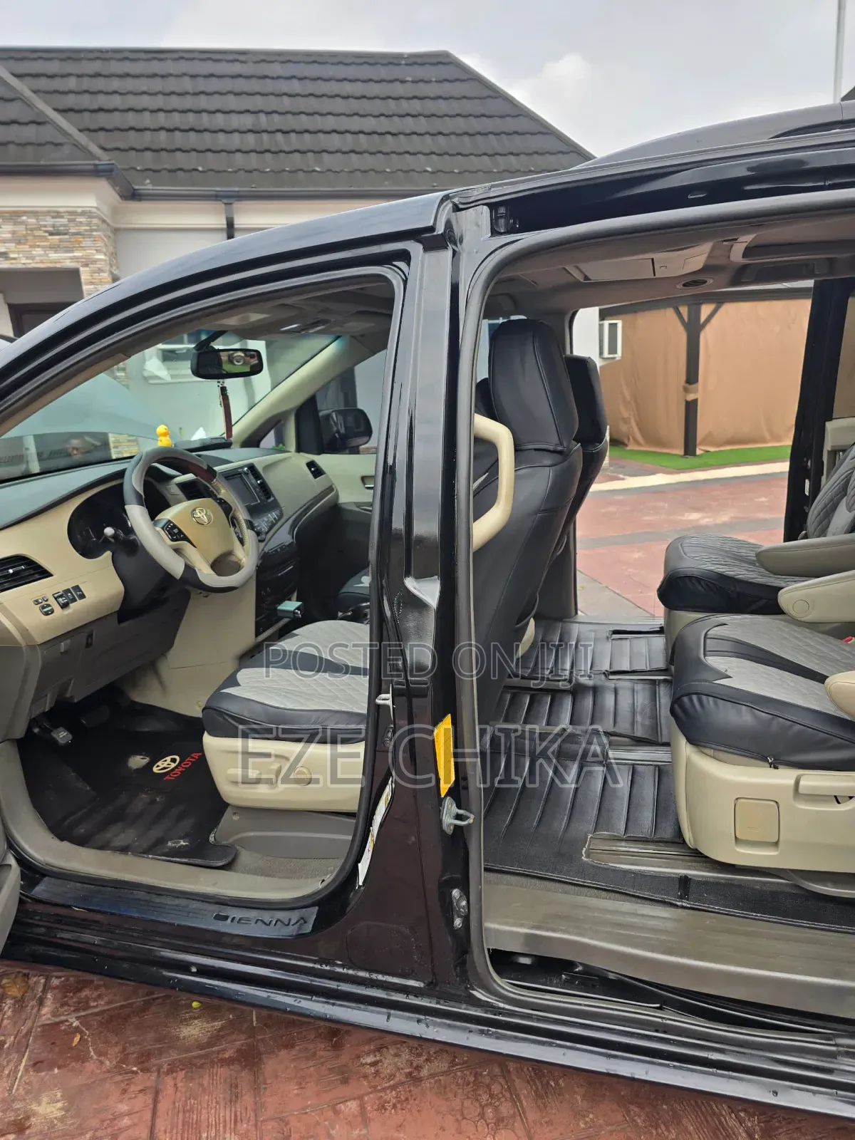 Toyota Sienna 2012 Black
