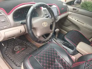 Toyota Camry LE 4dr Sedan (2.4L 4cyl 4A) 2004 Gold
