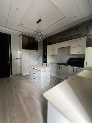 5bdrm Duplex in Victoria Island for sale