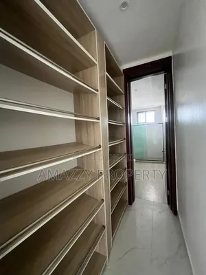 5bdrm Duplex in Victoria Island for sale