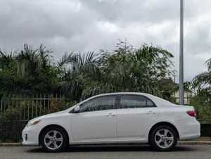 Toyota Corolla 2013 White