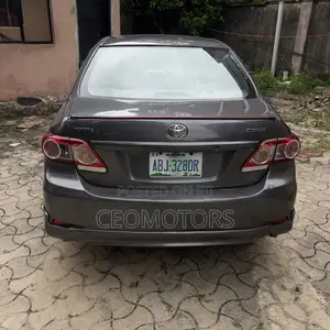 Toyota Corolla 2012 Gray