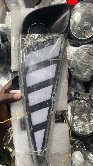 2016/23gen_ch_R Toyoat Fog Light Available as Seen