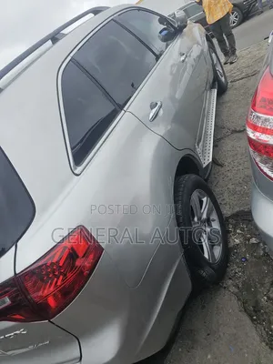 Acura MDX Technology Package SUV AWD (3.7L 6cyl 6A) 2011 Silver
