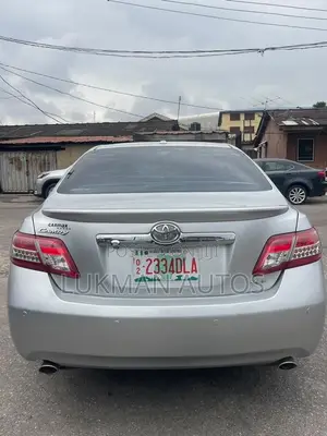 Toyota Camry XLE V6 4dr Sedan (3.5L 6cyl 6AM) 2010 Silver